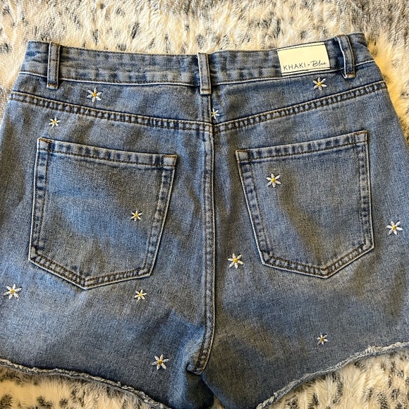 Mid Rise Shorts - Picture 3 of 3